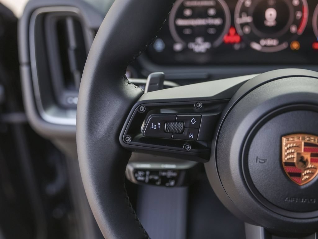 Certified 2026 Porsche Cayenne AWD/4WD image 19
