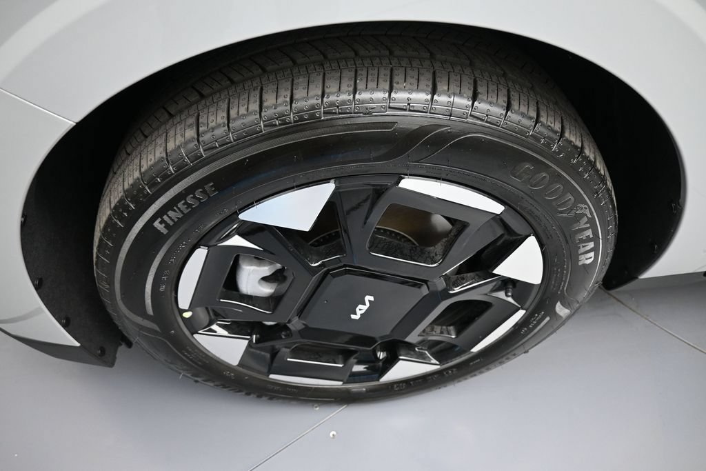 New 2026 Kia Carnival EX FWD image 14