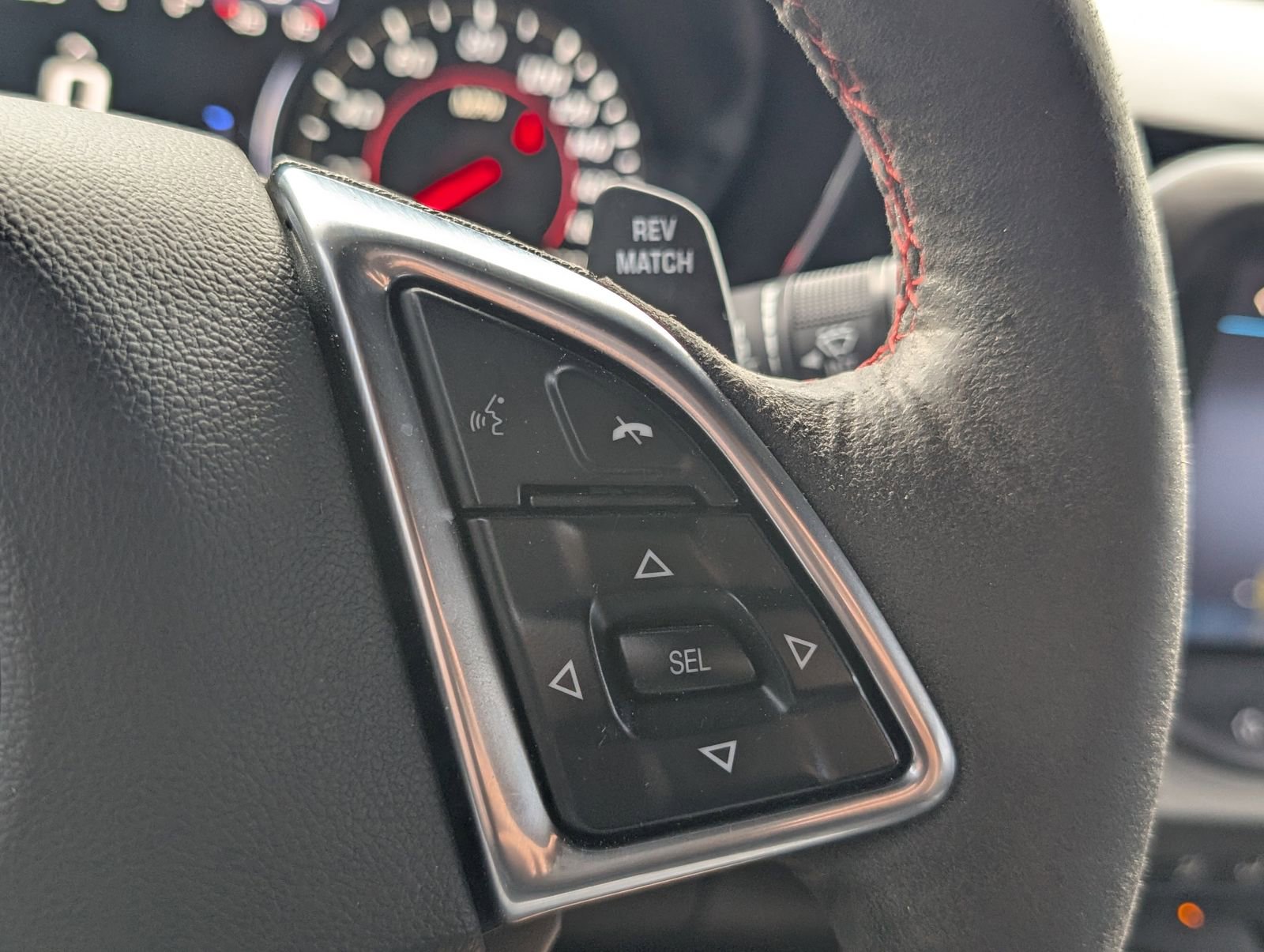 Used 2021 Chevrolet Camaro ZL1 RWD image 25