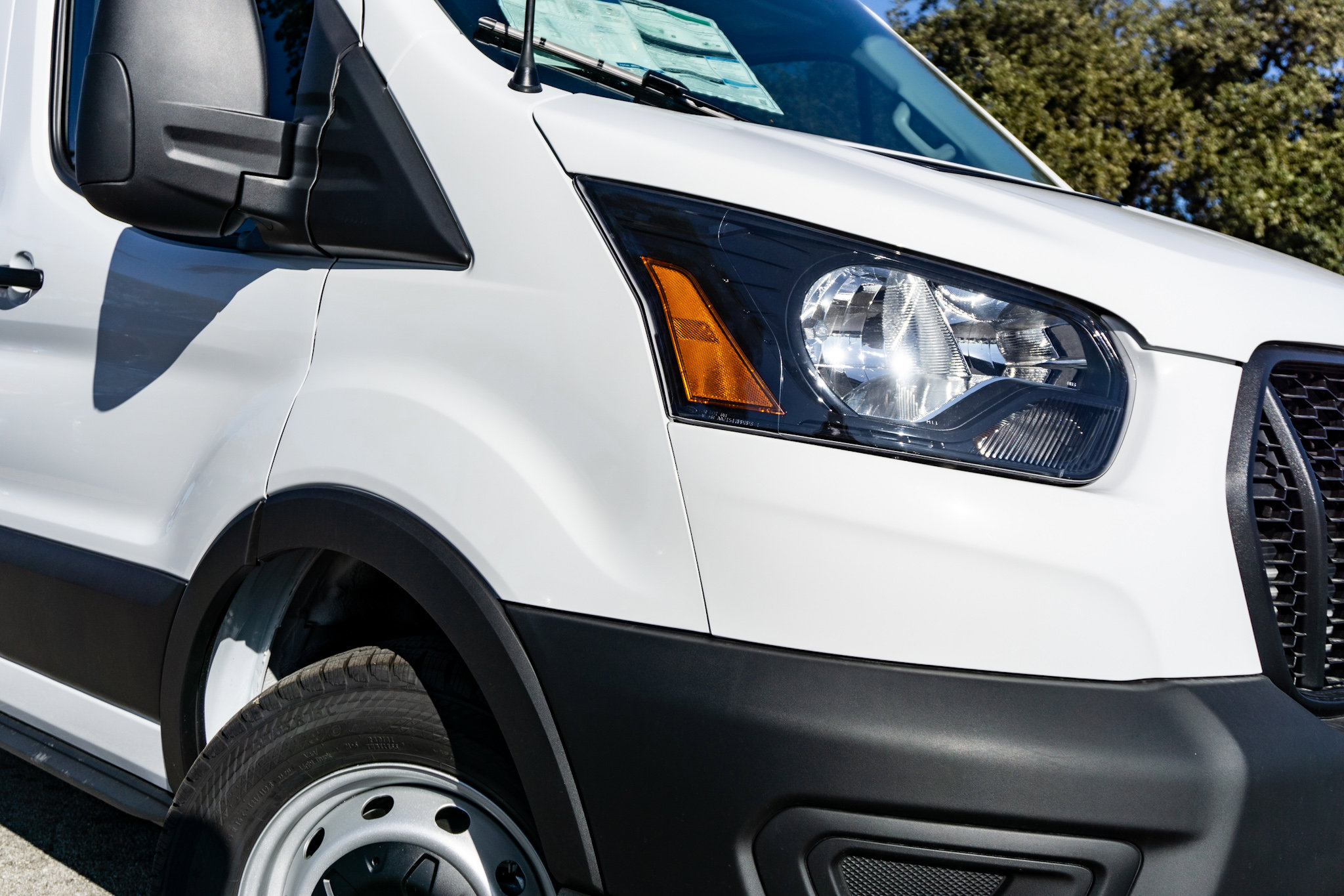 New 2024 Ford Transit 250 148 Medium Roof image 4