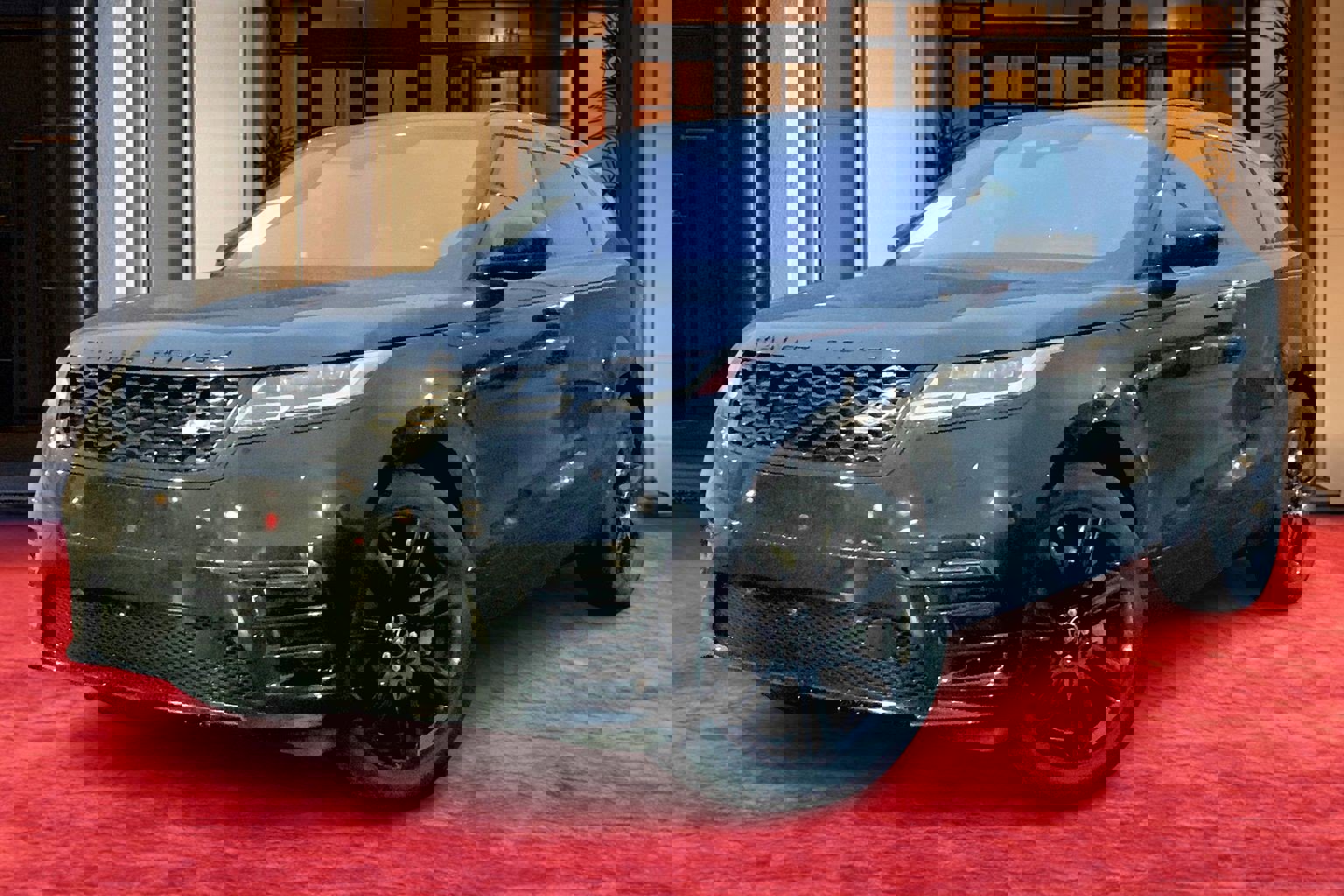 Used 2021 Land Rover Range Rover Velar R-Dynamic S image 1