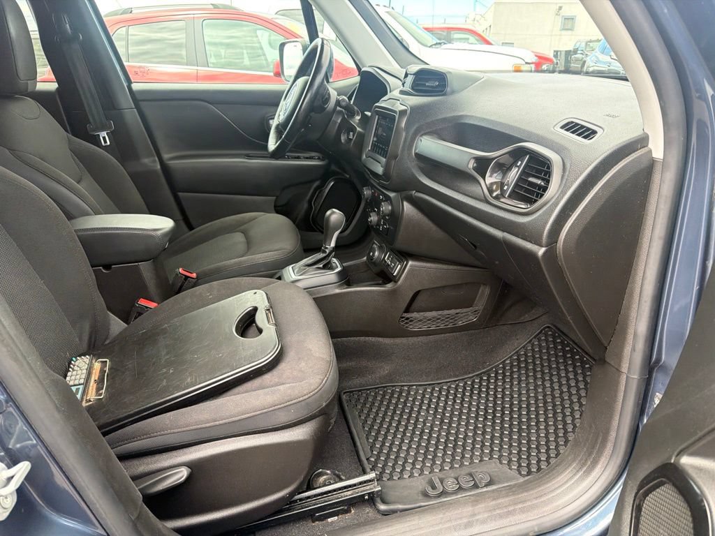 Used 2020 Jeep Renegade Altitude AWD/4WD image 22
