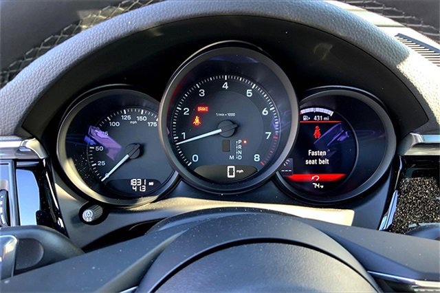 Used 2025 Porsche Macan image 45