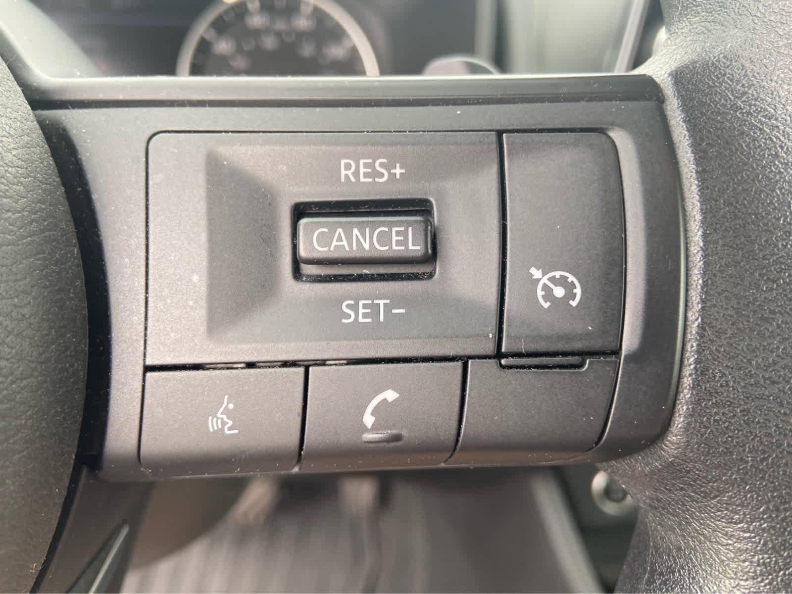 Used 2023 Nissan Rogue S image 20