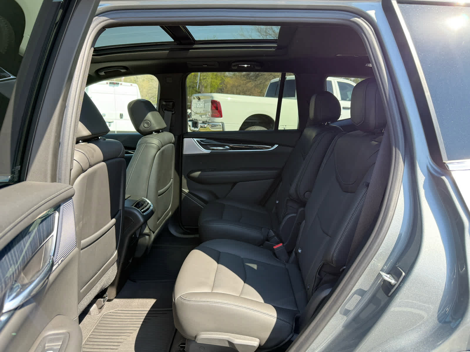 Used 2024 Cadillac XT6 Premium Luxury image 23