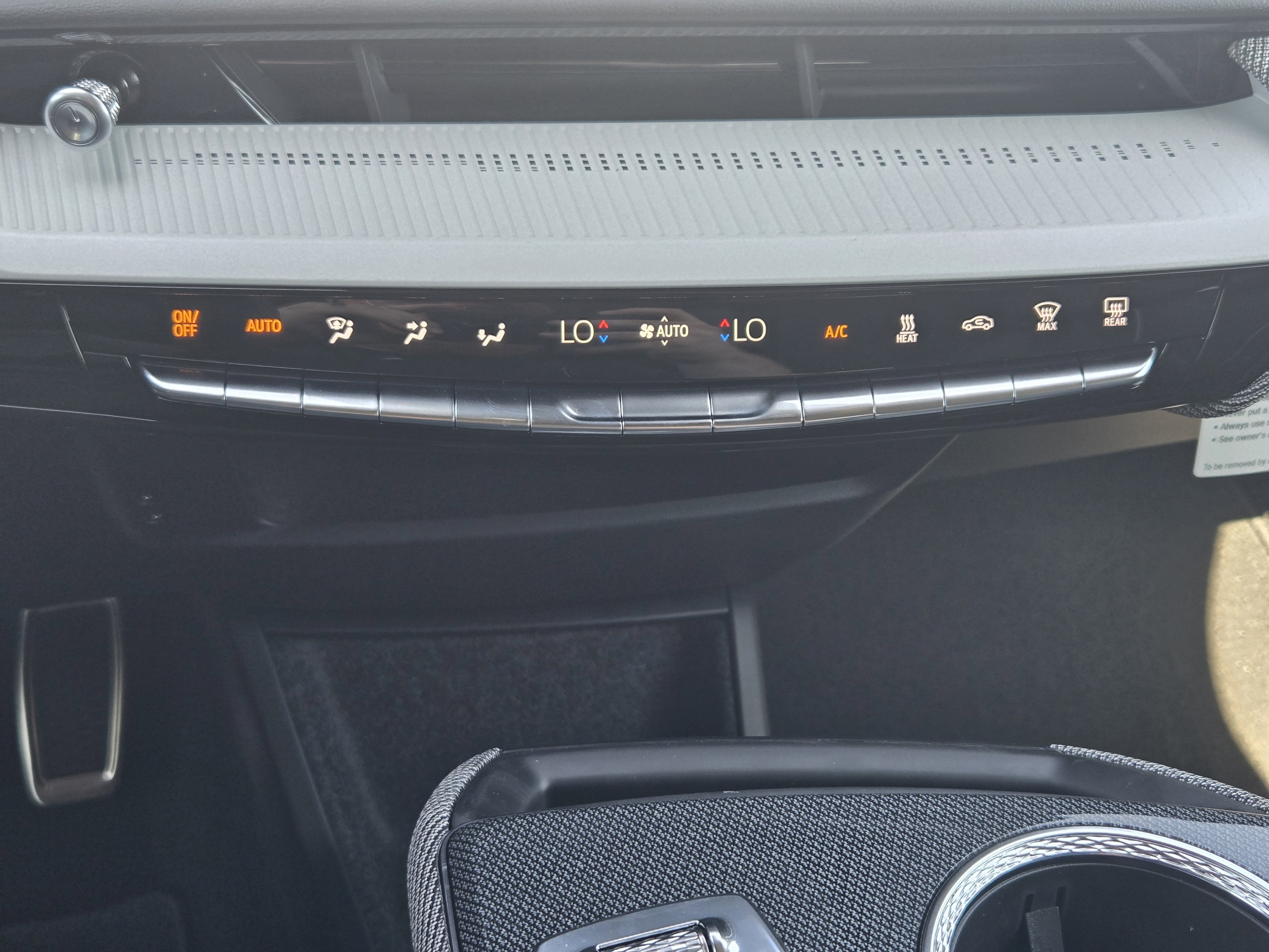 New 2025 Cadillac Optiq Luxury 2 image 14