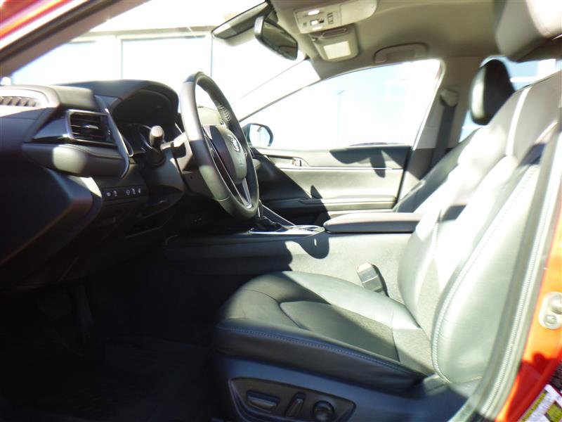 Used 2024 Toyota Camry XLE w/ Cold Weather Package image 5