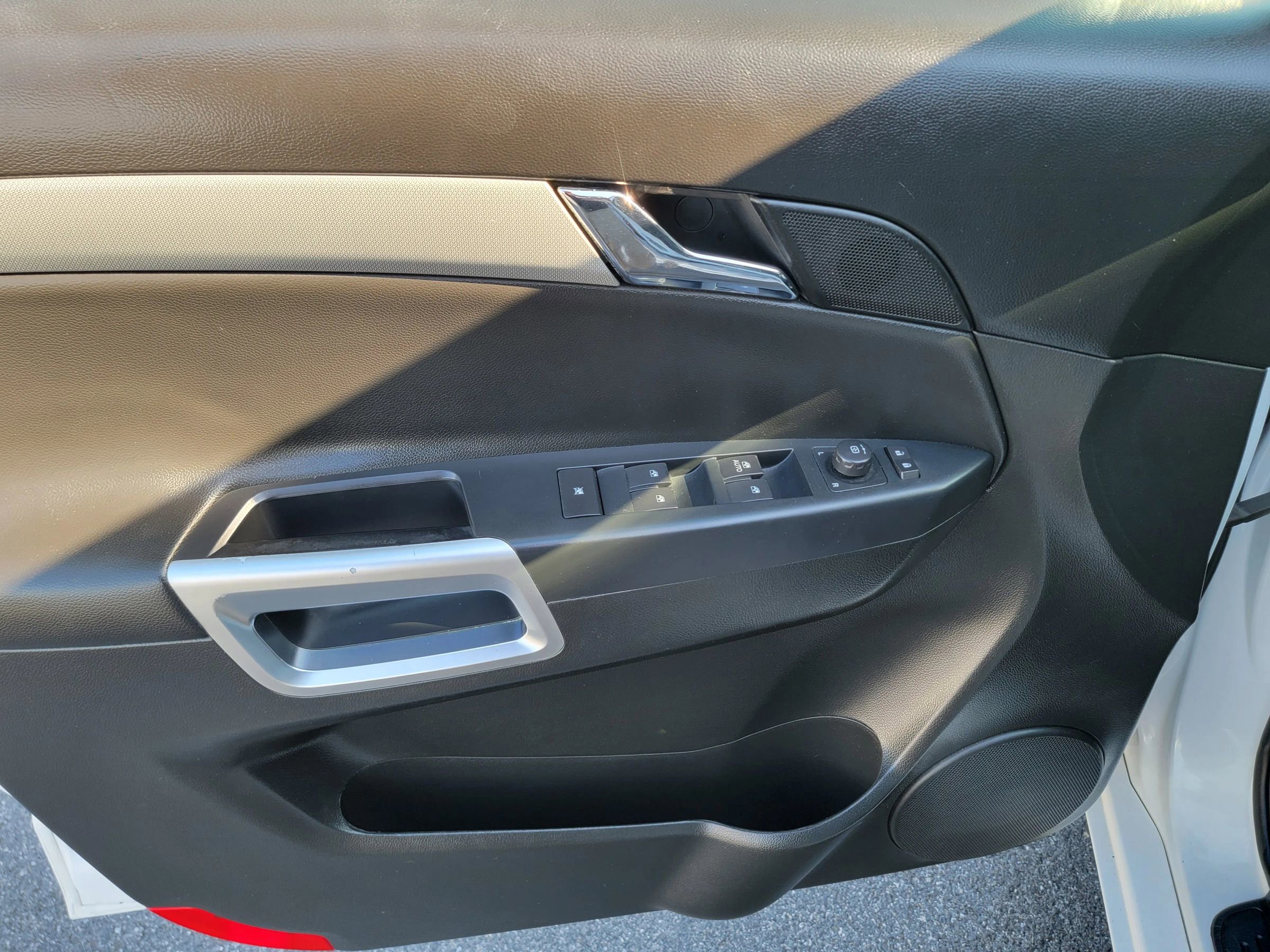 Used 2012 Chevrolet Captiva Sport LT w/ Convenience Package image 9