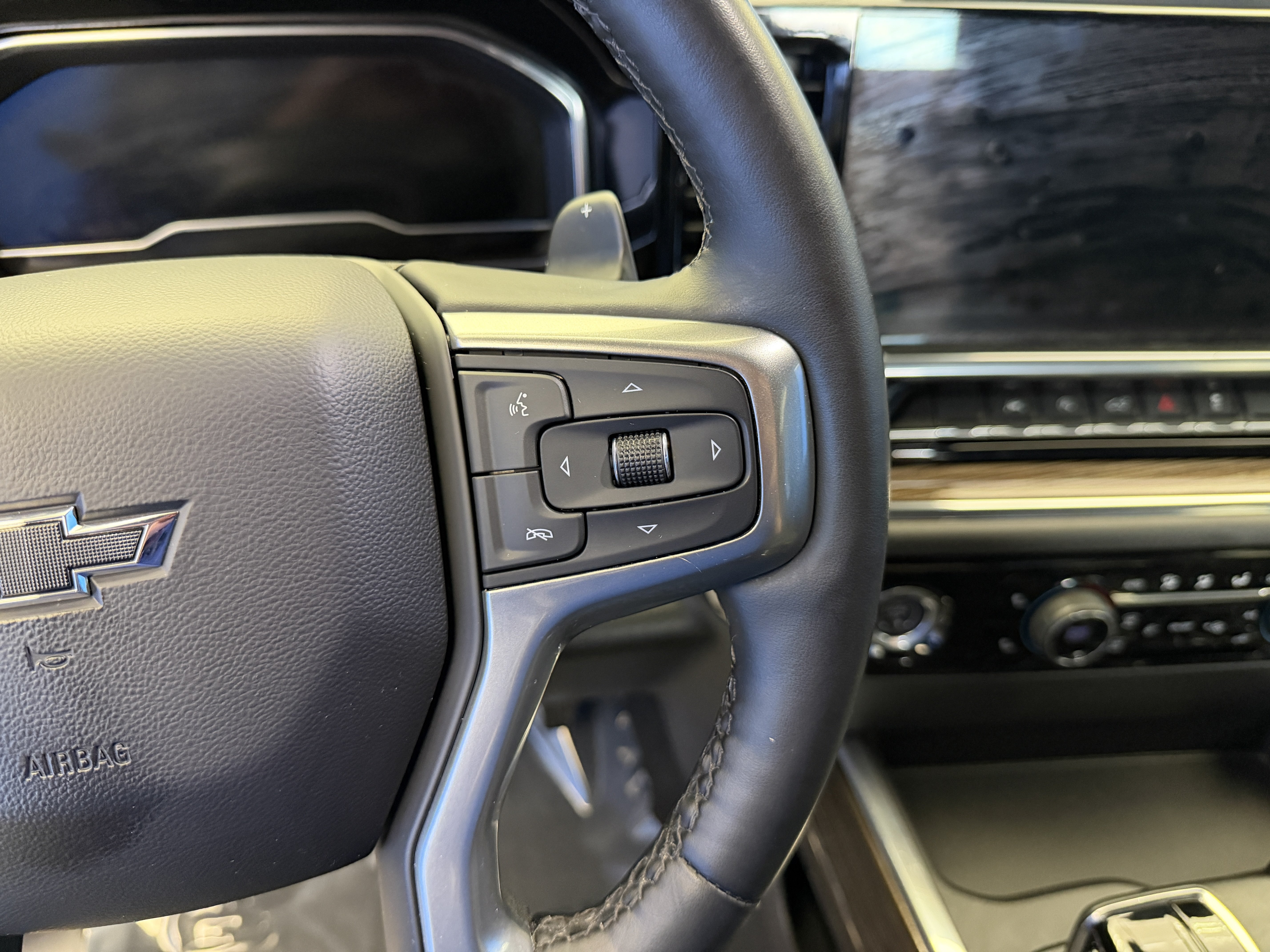 Used 2023 Chevrolet Silverado 1500 RST AWD/4WD image 18