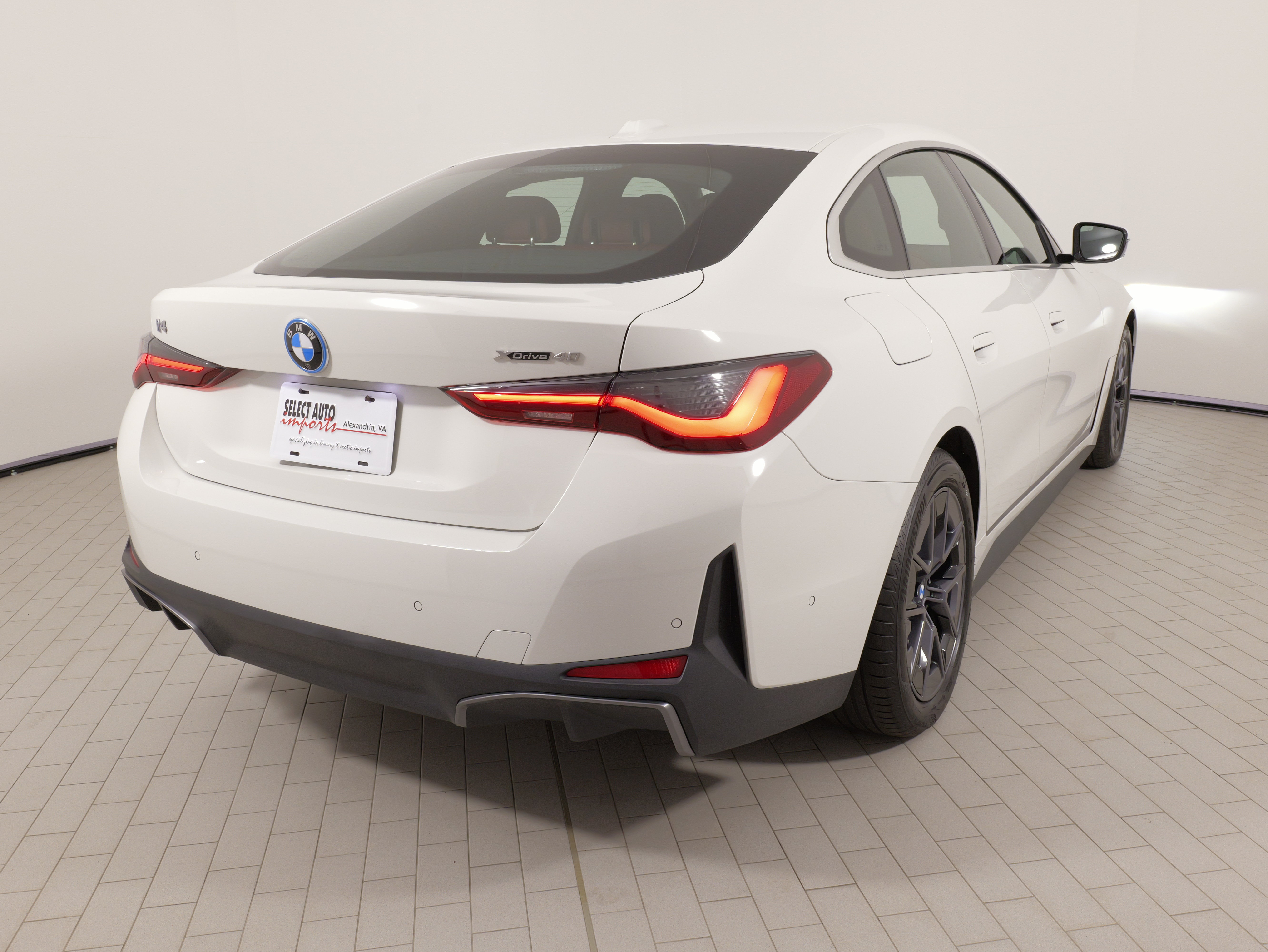 Used 2025 BMW i4 xDrive40i w/ Premium Package AWD/4WD image 12