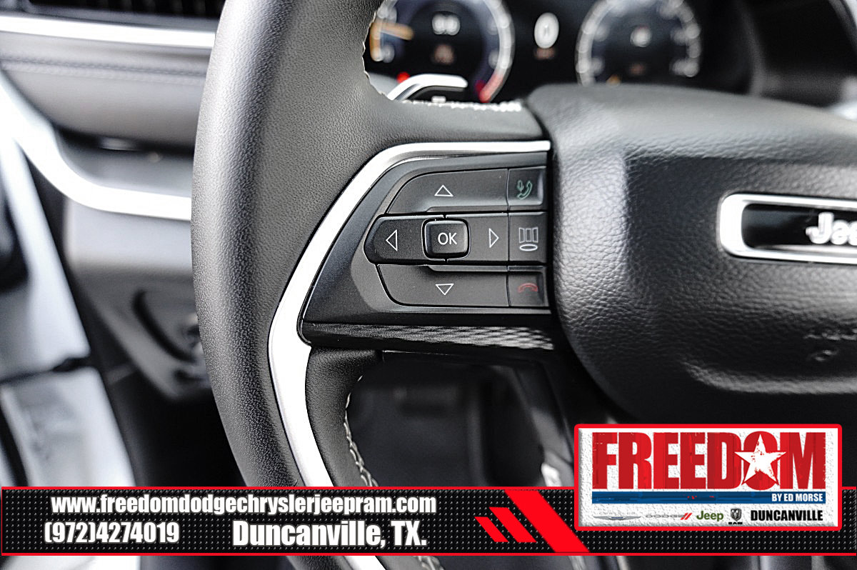 Certified 2025 Jeep Grand Cherokee L Laredo RWD image 26