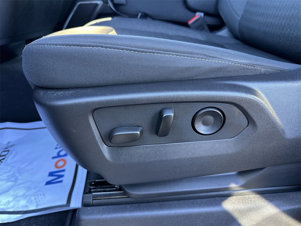 Used 2024 Chevrolet Silverado 1500 LT image 12