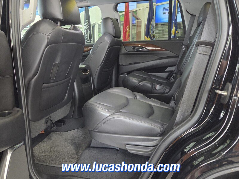Used 2019 Cadillac Escalade Luxury RWD image 8