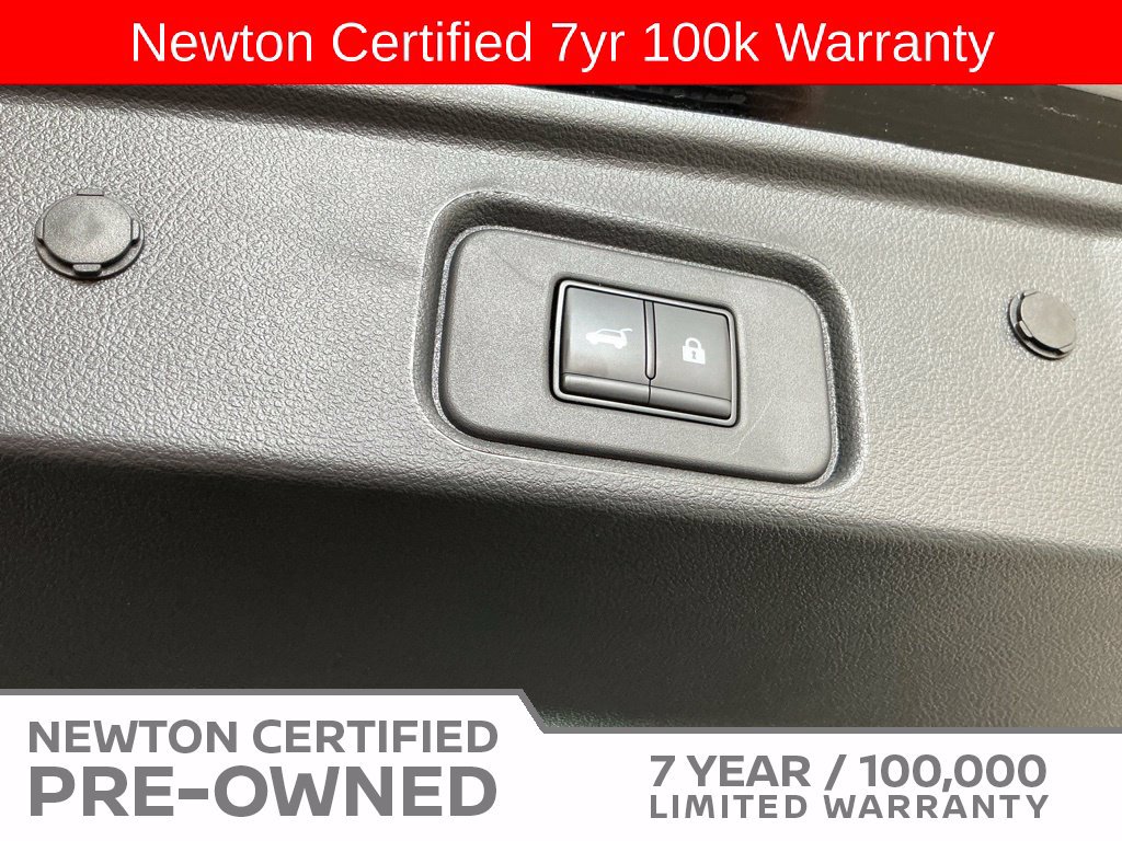 Used 2025 Nissan Pathfinder SV FWD image 22
