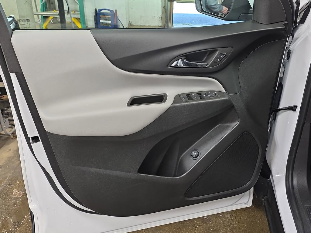 Used 2024 Chevrolet Equinox LT w/ LPO, Floor Liner Package FWD image 29