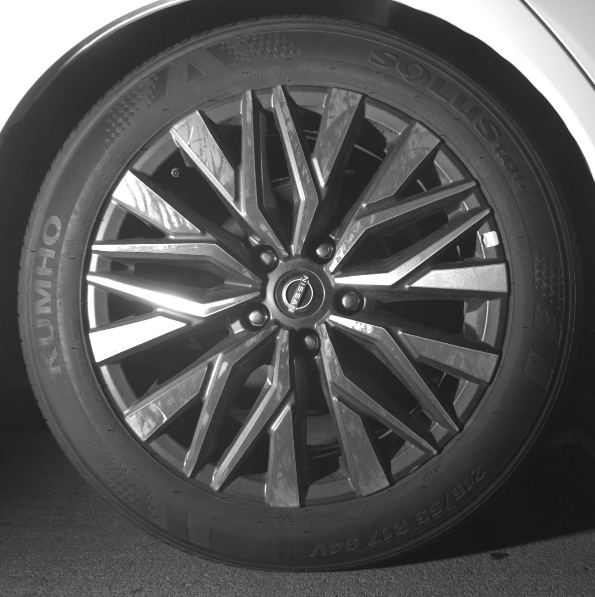 Used 2025 Nissan Altima 2.5 SV FWD image 15