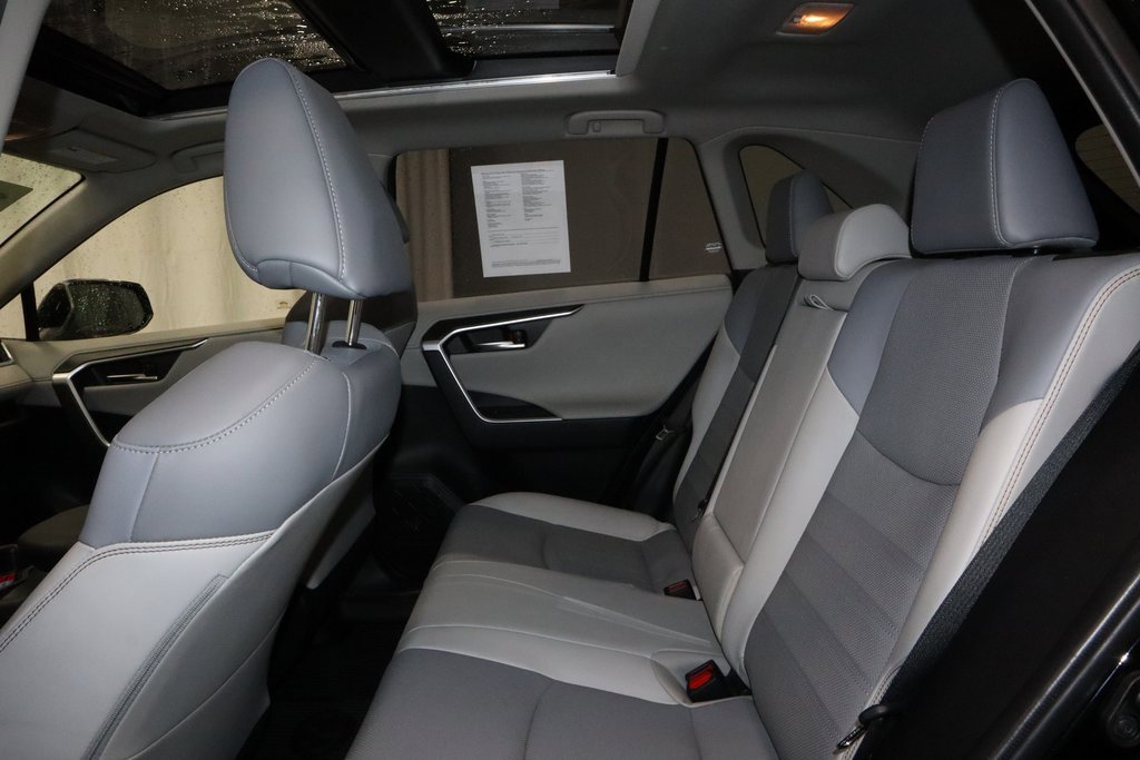 Used 2020 Toyota RAV4 Limited image 22