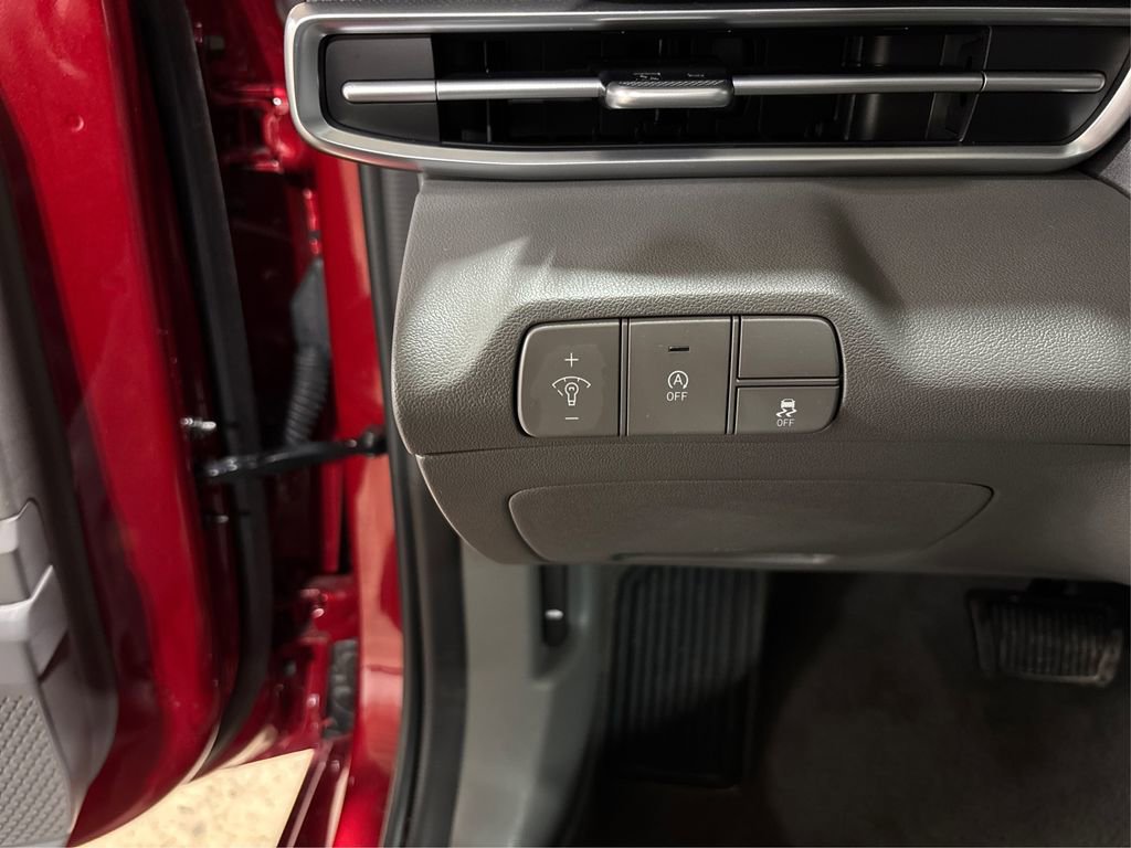 Certified 2025 Hyundai Elantra SE image 33