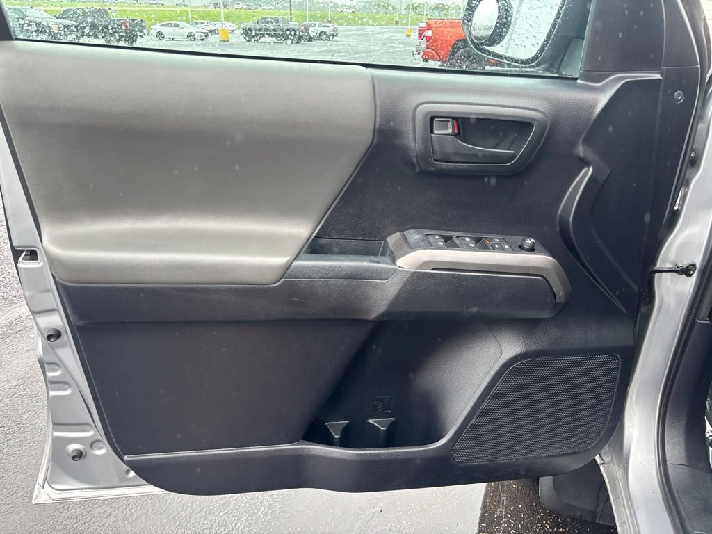 Used 2021 Toyota Tacoma SR5 RWD image 6