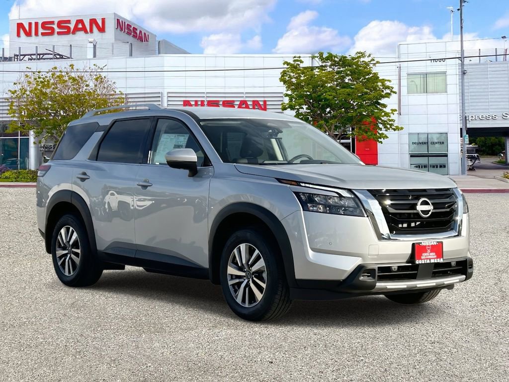 New 2025 Nissan Pathfinder SL image 5
