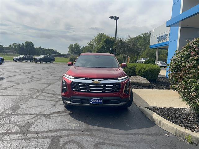 Used 2025 Chevrolet Equinox LT w/ Safety and Technology Package FWD image 2