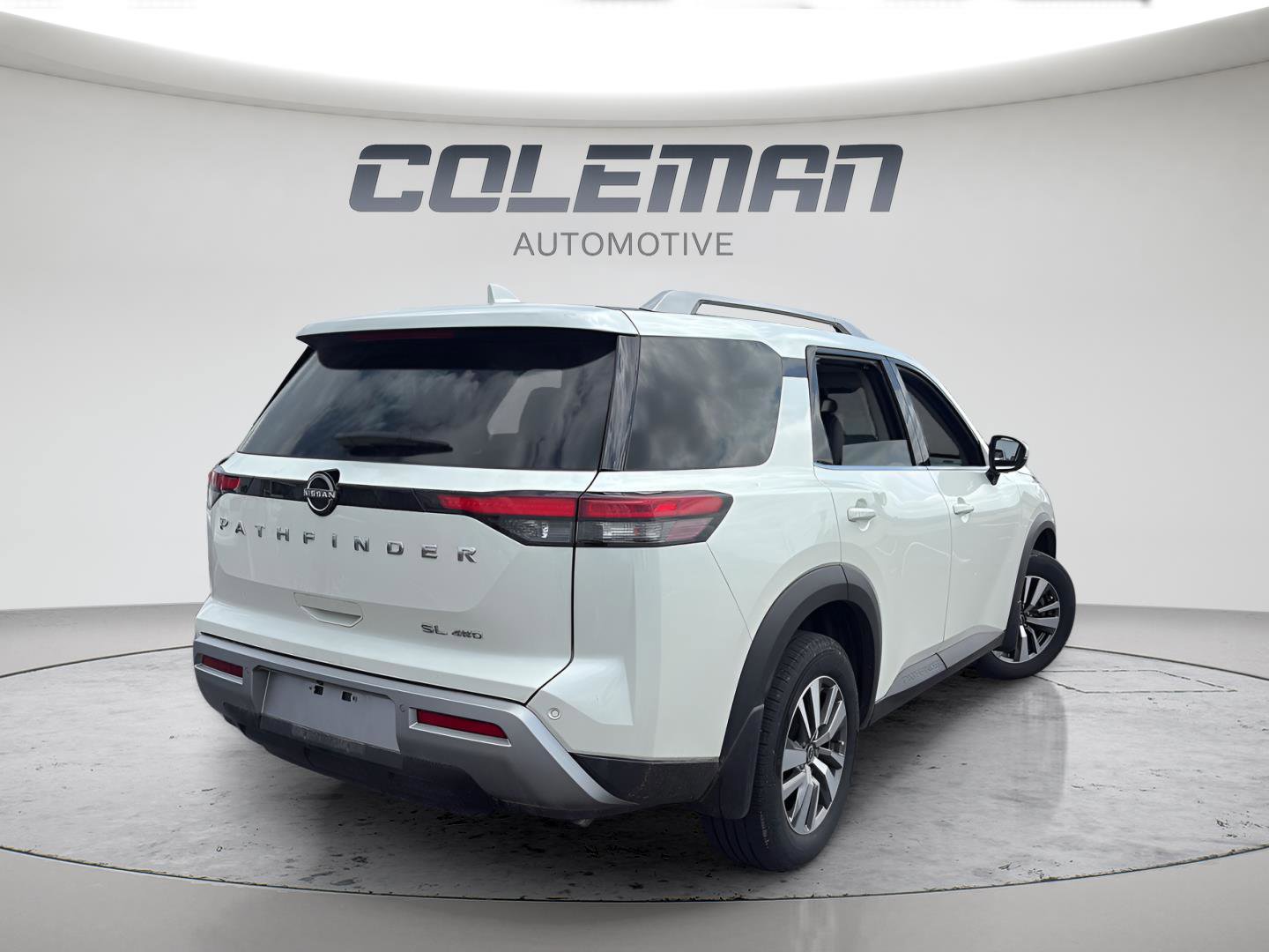 Used 2022 Nissan Pathfinder SL AWD/4WD image 5