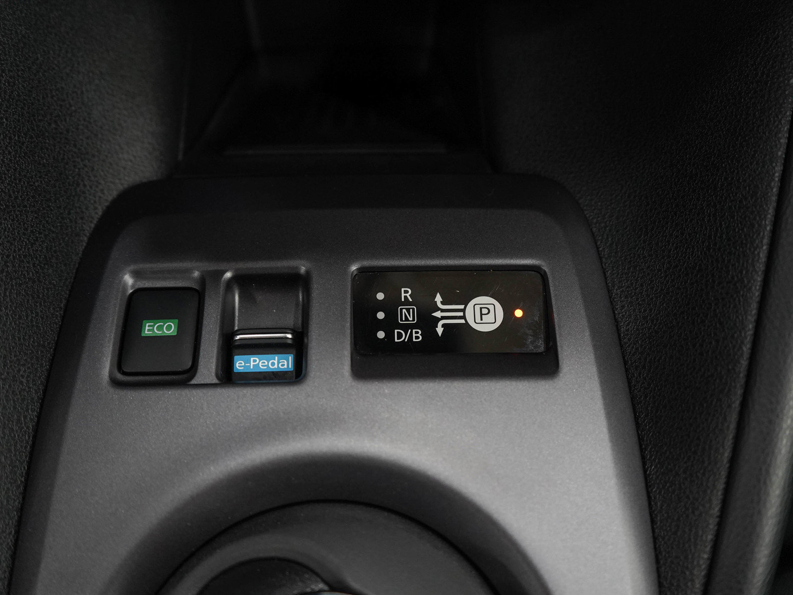 Used 2025 Nissan Leaf S FWD image 23
