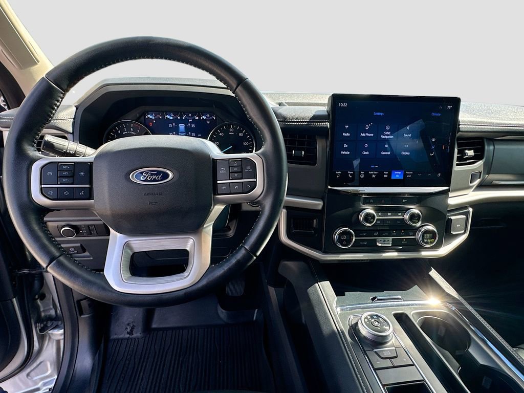 Used 2023 Ford Expedition XLT RWD image 12