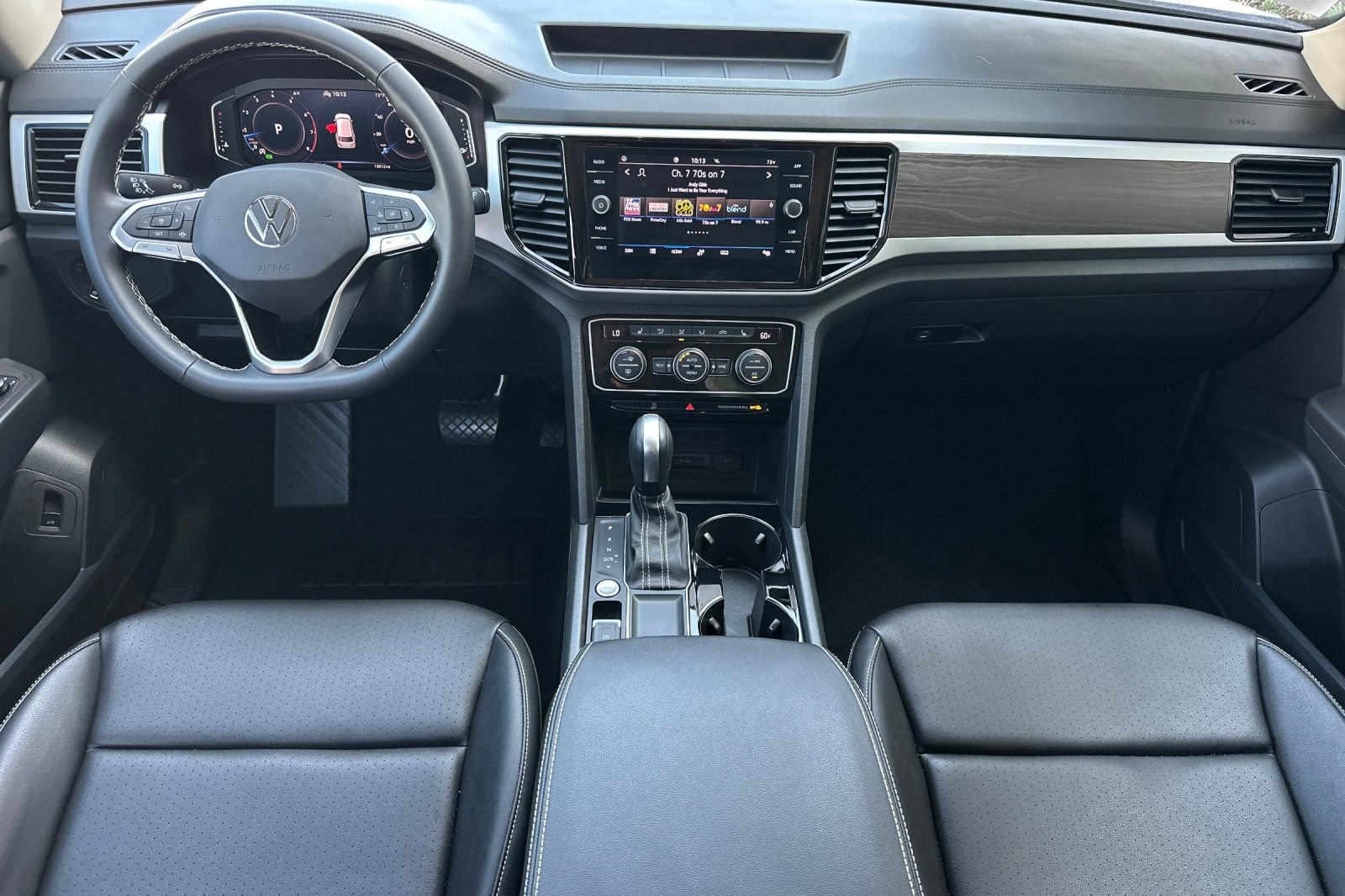 Used 2023 Volkswagen Atlas SE w/ Black Wheel Package FWD image 13