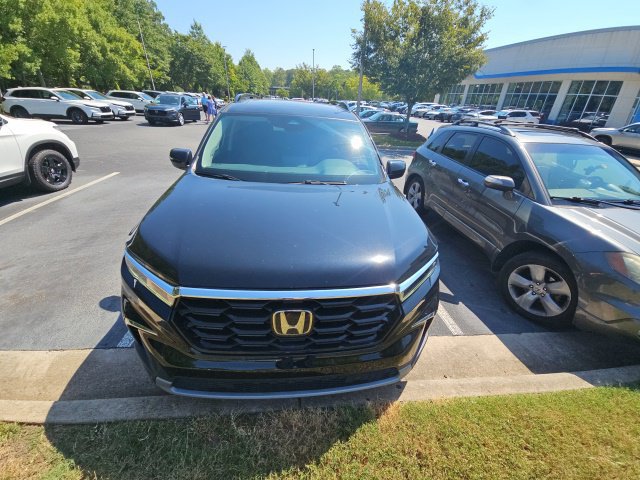 Used 2024 Honda Pilot Touring image 5