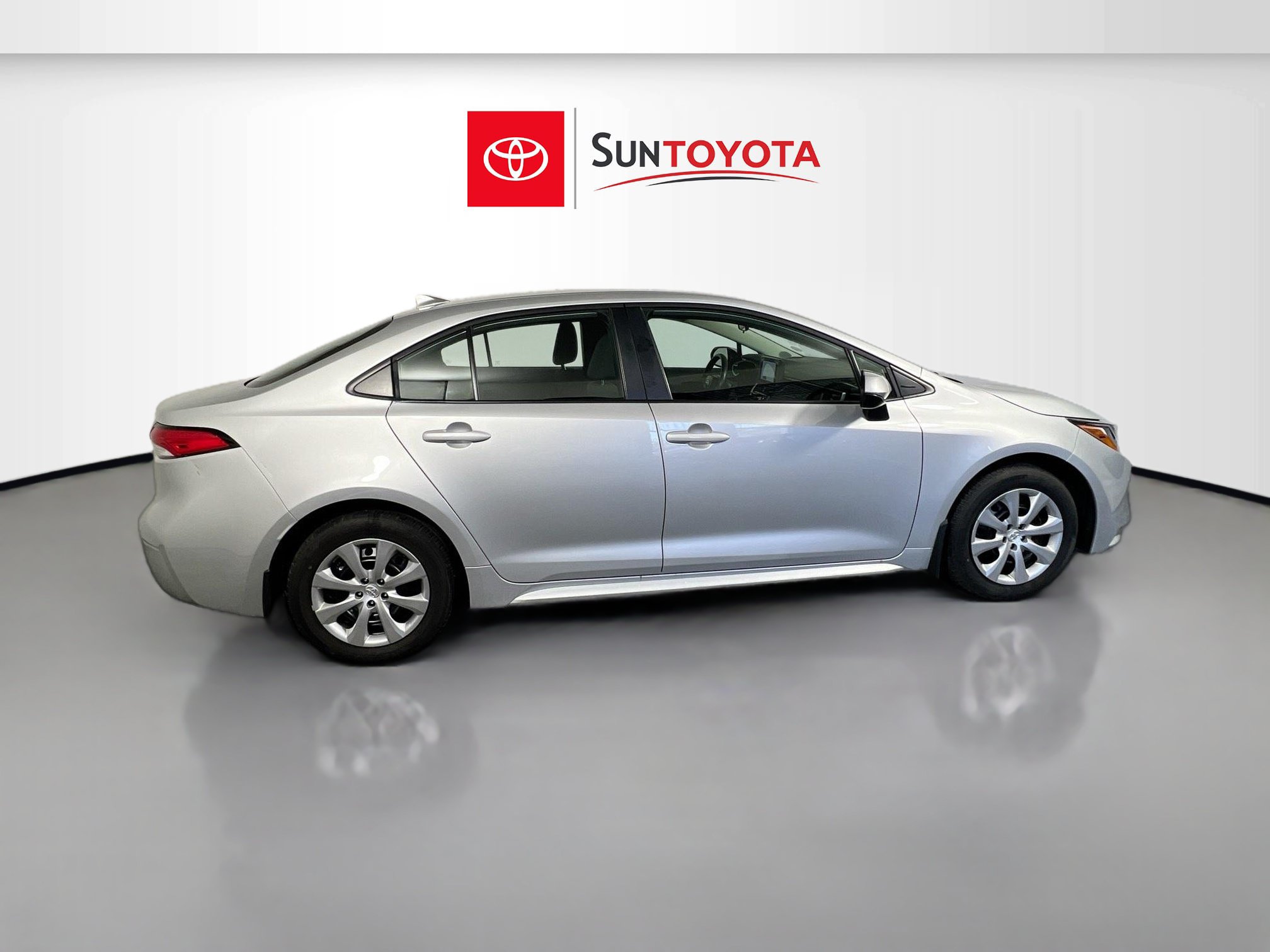 Used 2026 Toyota Corolla LE FWD image 2
