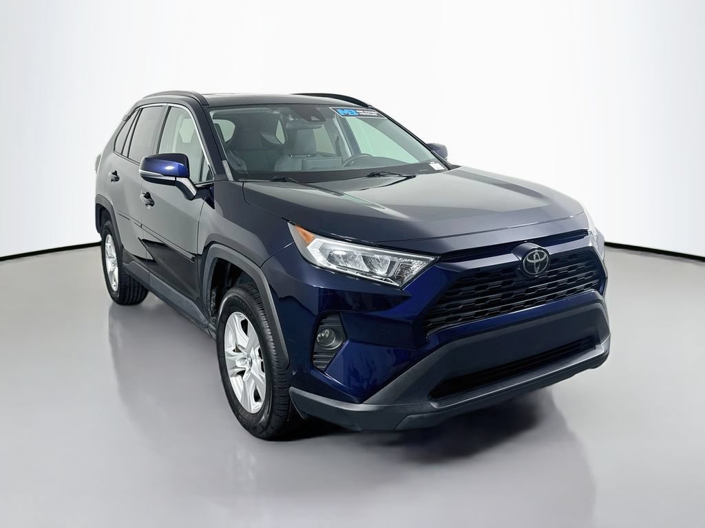 Used 2019 Toyota RAV4 XLE FWD image 3
