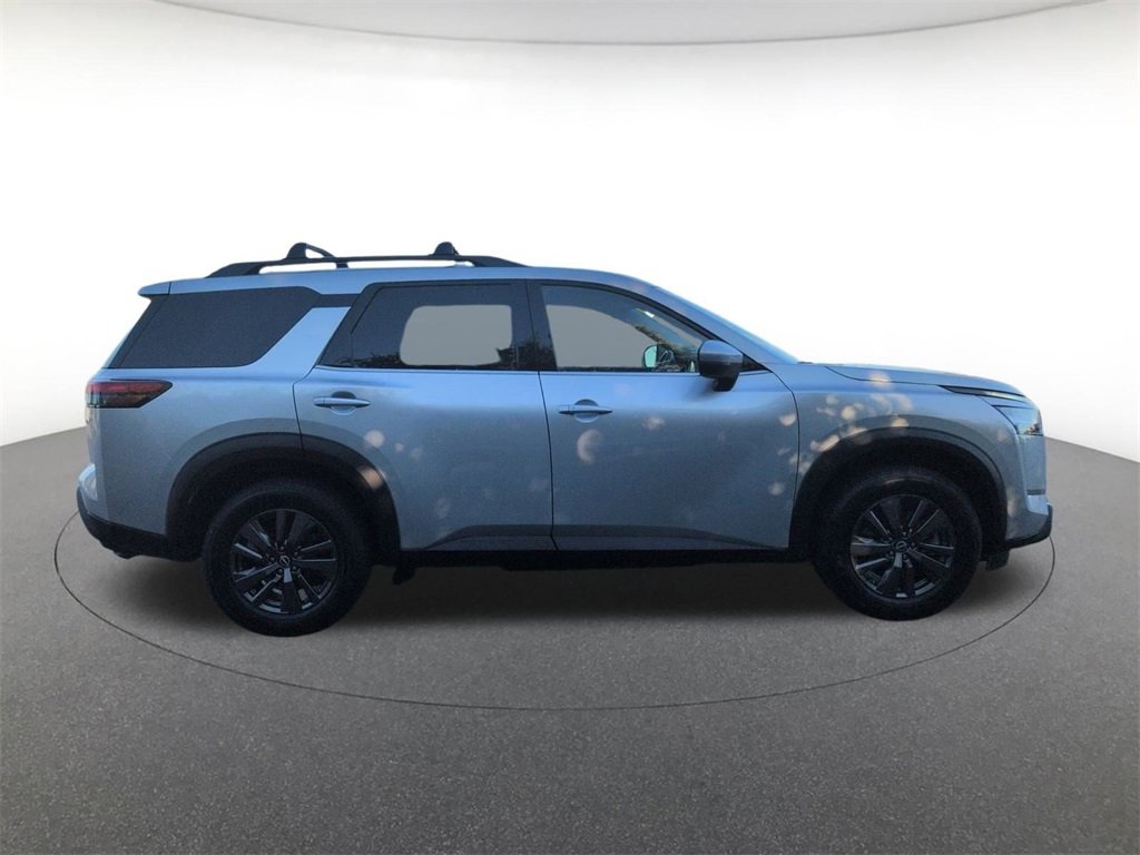 Used 2022 Nissan Pathfinder SV image 4