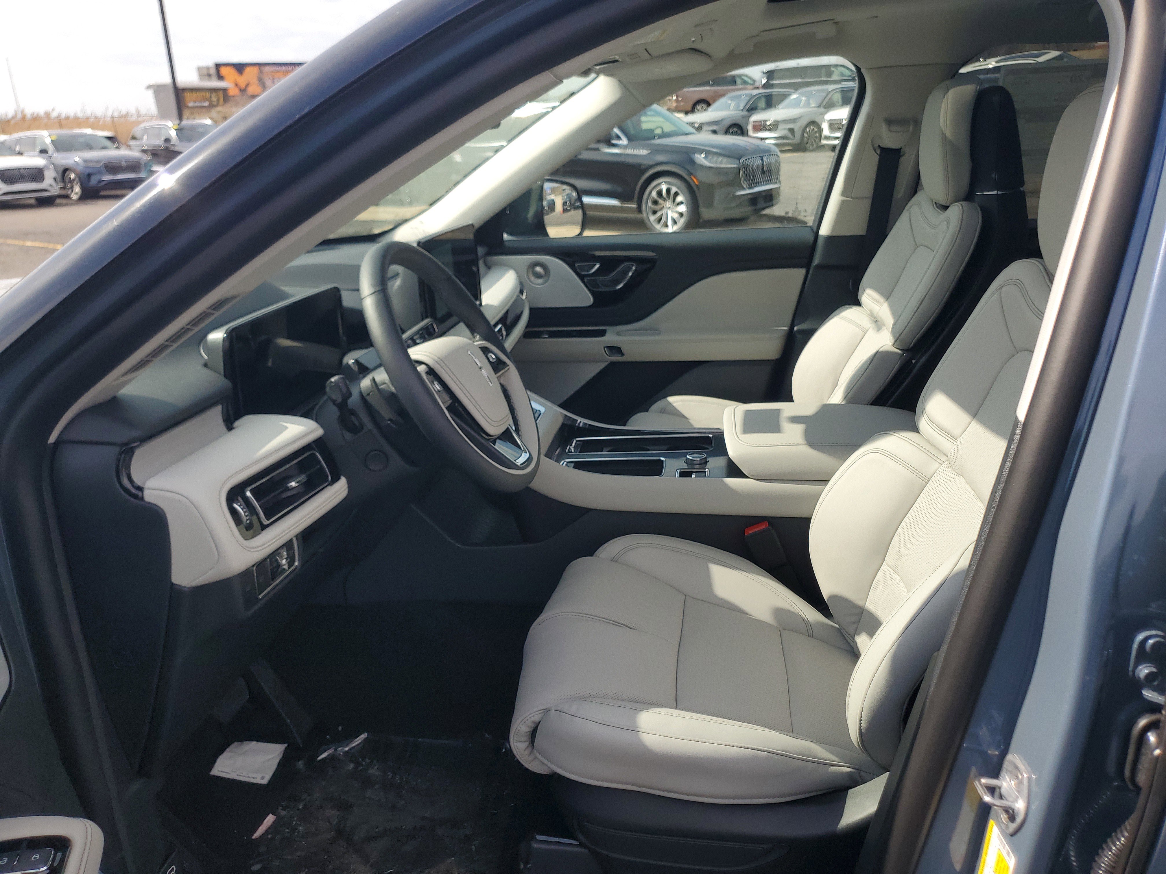 New 2026 Lincoln Aviator Reserve image 11