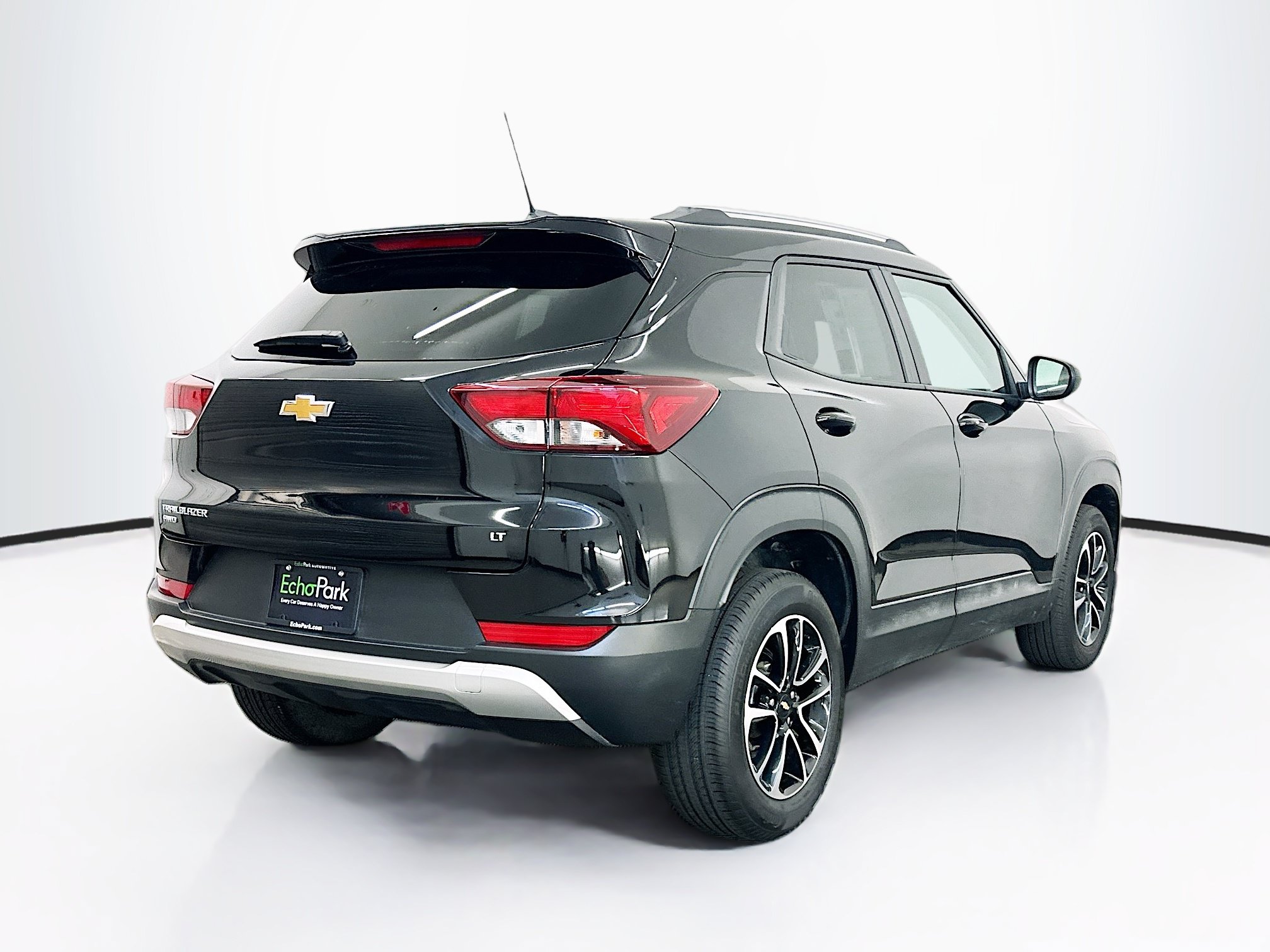 Used 2025 Chevrolet TrailBlazer LT AWD/4WD image 9