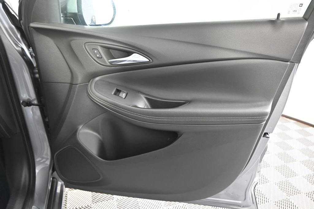 Used 2023 Buick Encore GX Select w/ Sport Touring Package image 12