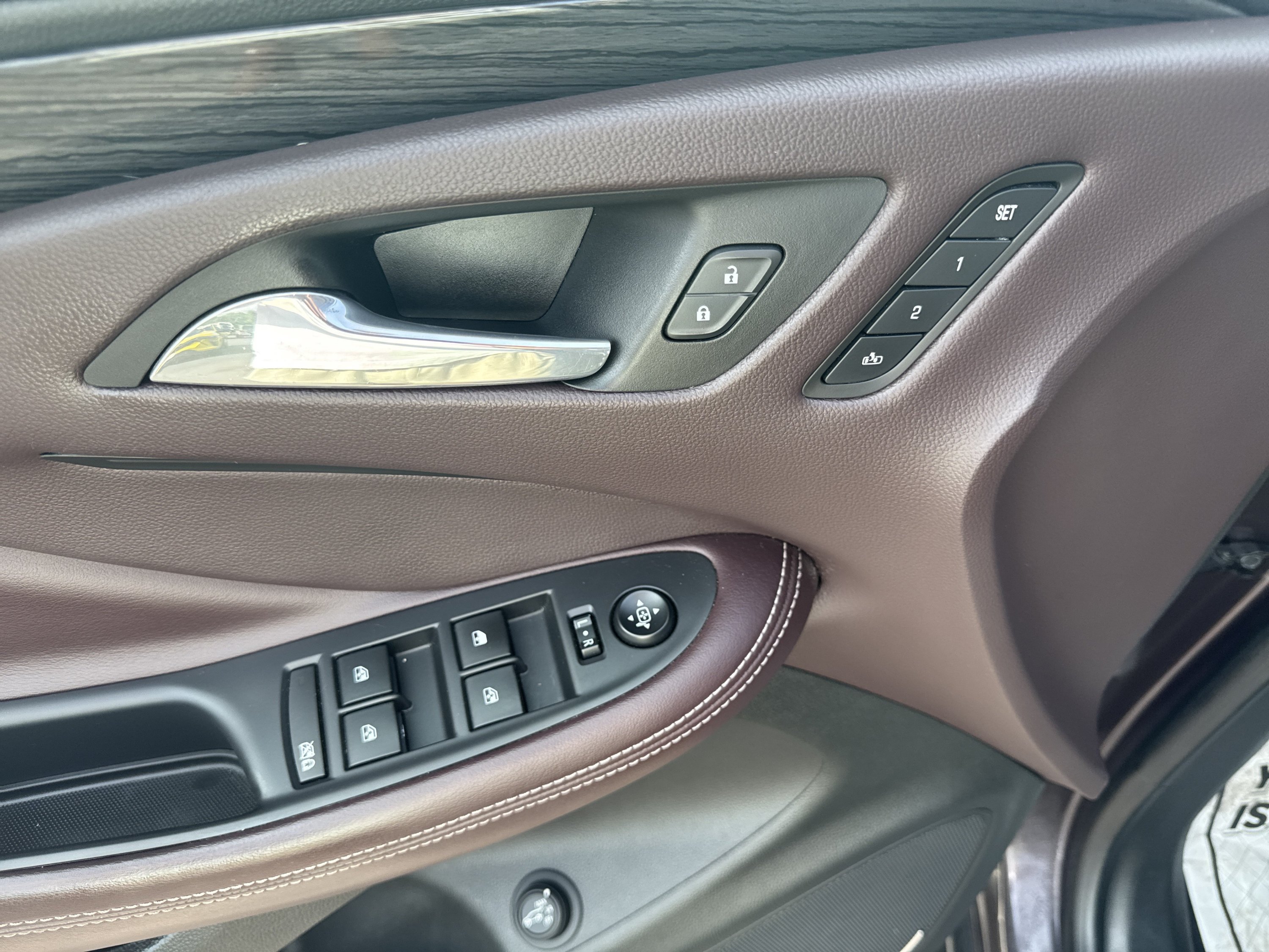 Used 2017 Buick Envision Premium AWD/4WD image 11