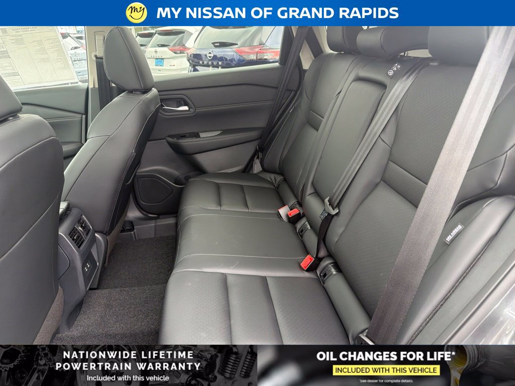 New 2026 Nissan Rogue Dark Armor AWD/4WD image 22