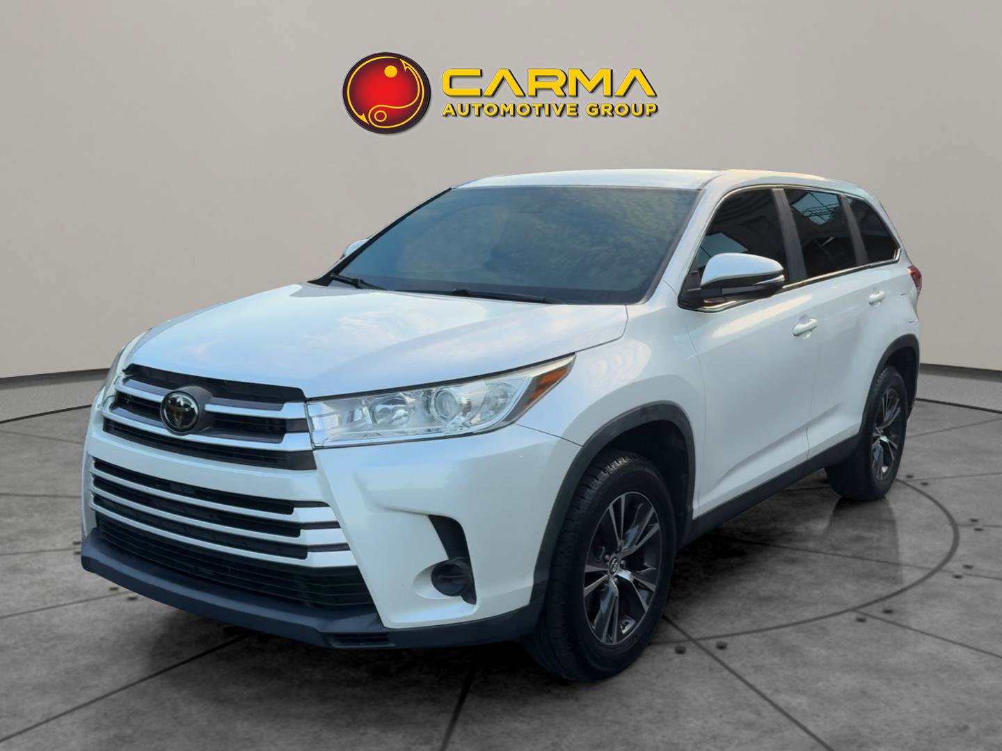 Used 2019 Toyota Highlander LE image 1