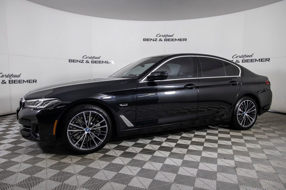 Used 2023 BMW 530e w/ Executive Package image 12