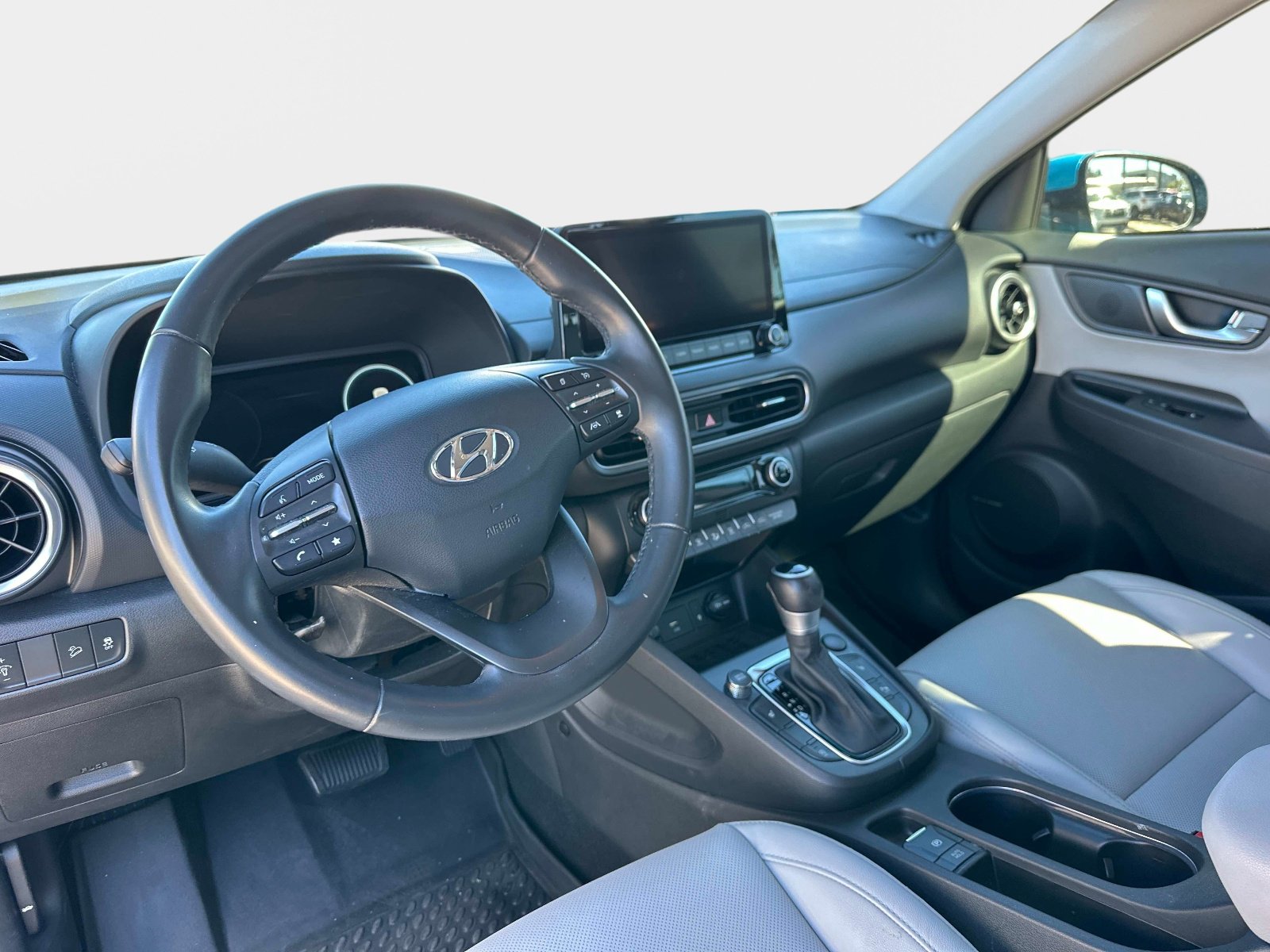Used 2022 Hyundai Kona Limited image 16