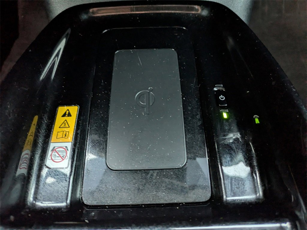 Used 2021 Toyota Prius XLE image 28