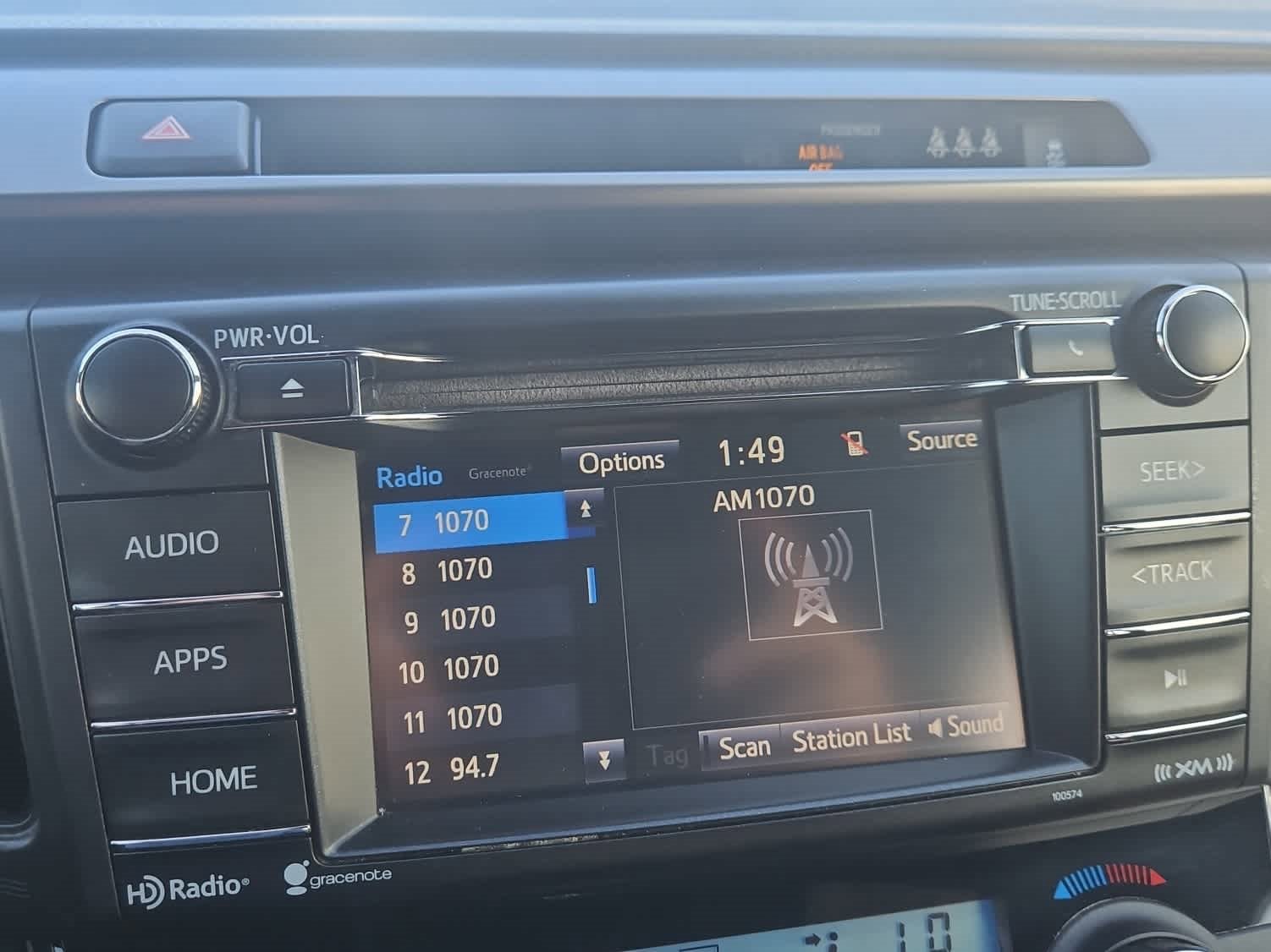 Used 2017 Toyota RAV4 SE image 17