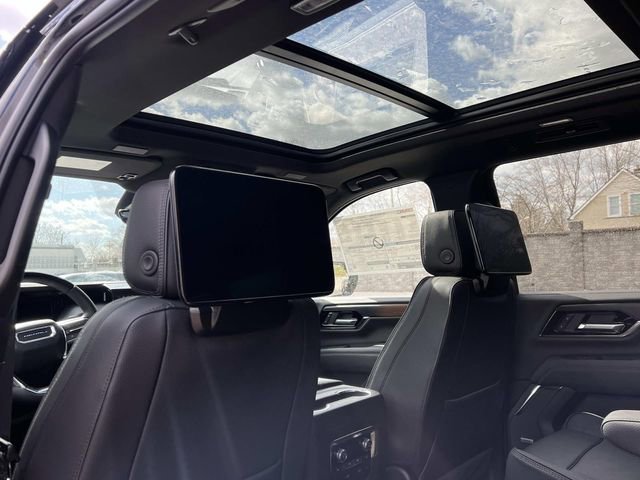 New 2026 GMC Yukon XL Denali w/ Denali Reserve Package image 12