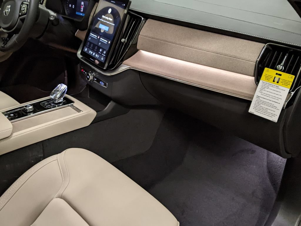 New 2026 Volvo XC90 B5 Plus AWD/4WD image 21