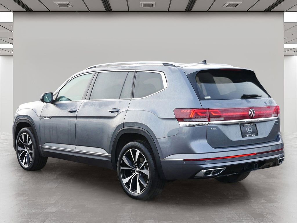 Used 2024 Volkswagen Atlas SEL Premium R-Line image 4
