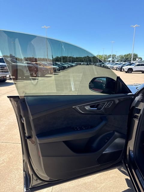 Used 2022 Audi SQ8 Prestige w/ Prestige Package AWD/4WD image 9