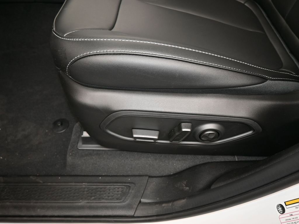 Used 2025 Jeep Grand Cherokee Limited image 16