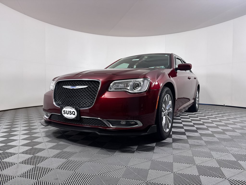 Used 2017 Chrysler 300 Limited w/ Value Package AWD/4WD image 17