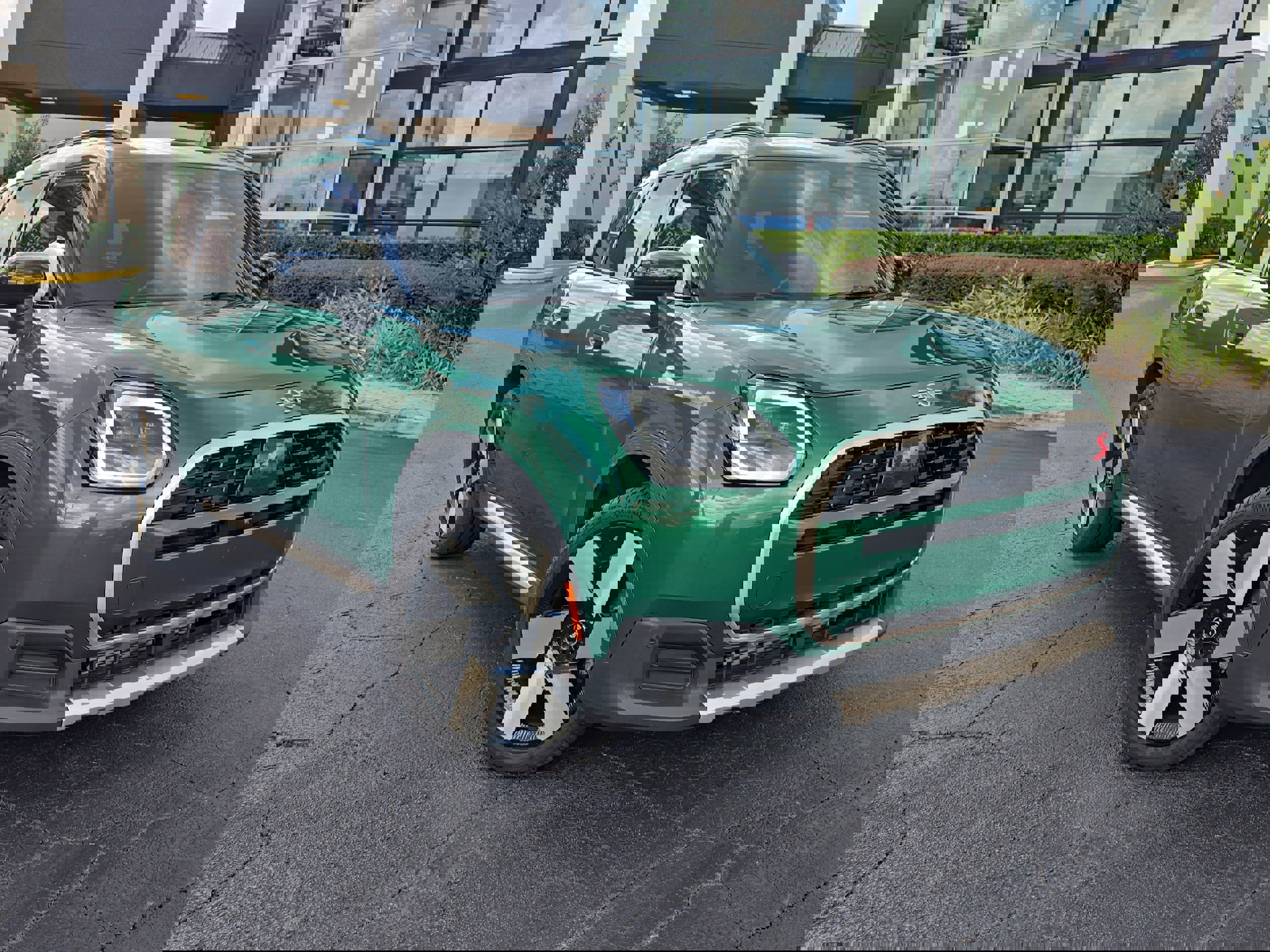 Used 2025 MINI Cooper Countryman S w/ Comfort Package Max image 30